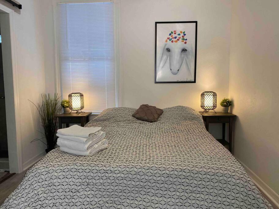 Chic Bungalow Apartment Steps From Armature Works & Downtown Riverwalk Tampa Exterior foto