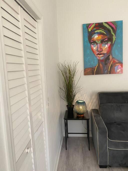Chic Bungalow Apartment Steps From Armature Works & Downtown Riverwalk Tampa Exterior foto